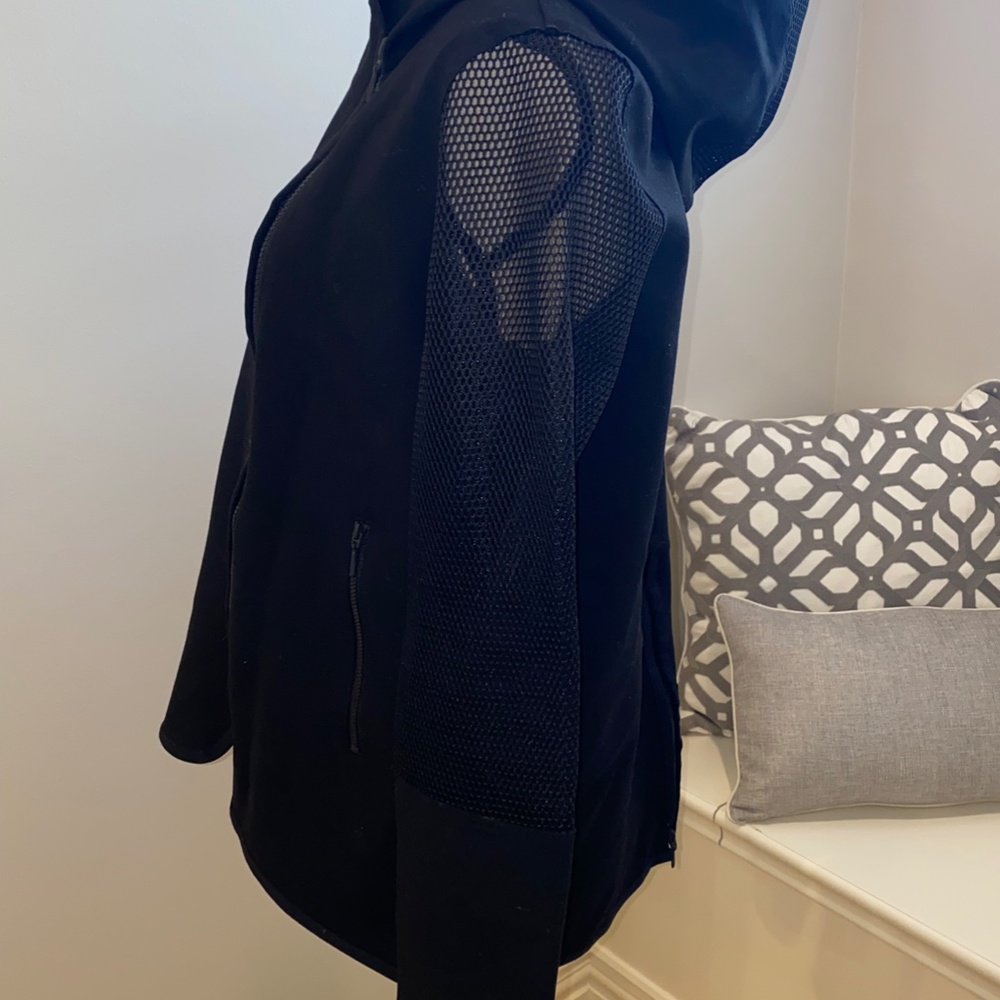 Elie Tahari sport black jacket with mesh - Size Medium - Picture 6 of 8